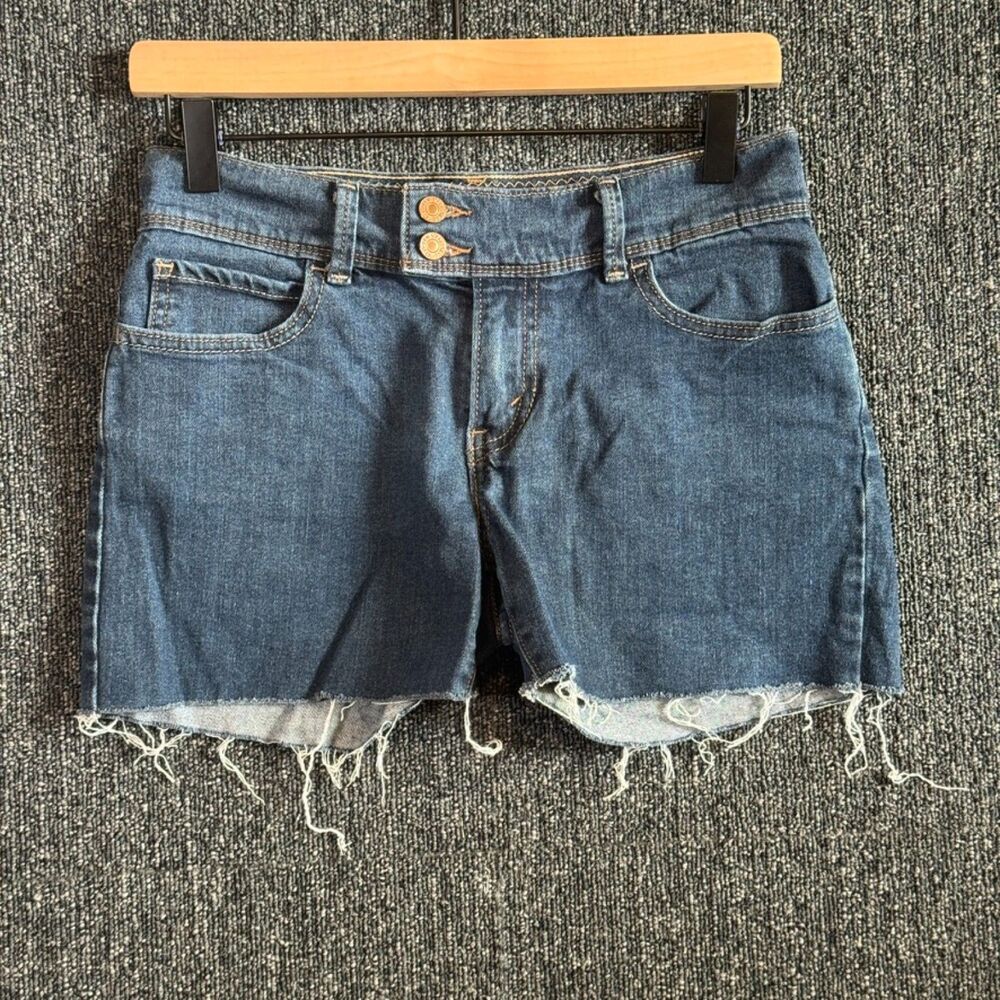 Levi's 515 Women's Size 4 Cutoff Denim Shorts Raw Hem Medium Wash Stretch